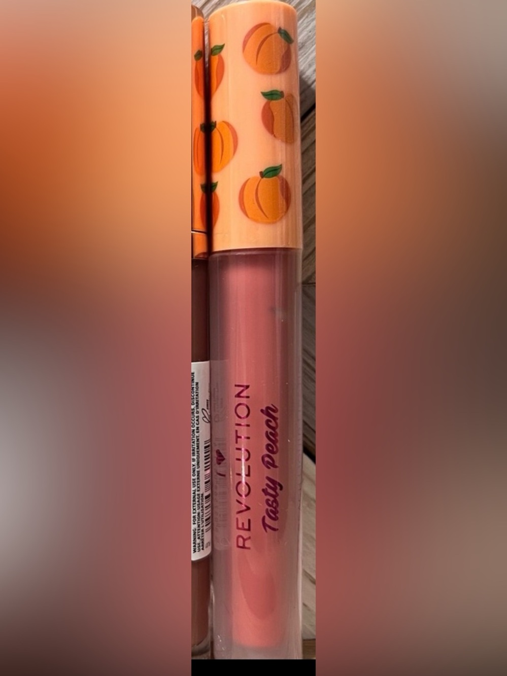 Revolution Lip Gloss - Tasty Peach